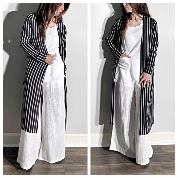 ✨LAST ONE✨long black and white Striped duster - Picture 3 of 6